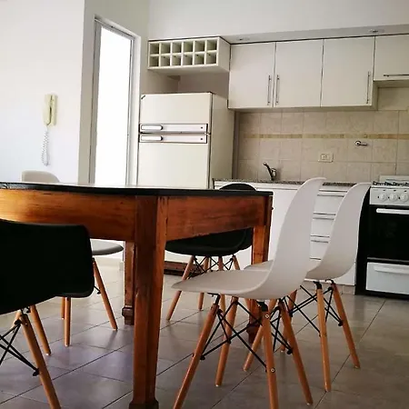 Depto 34 Y 25, Hasta 5 Pasajeros, Amplio Y Luminoso Apartamento La Plata Exterior foto