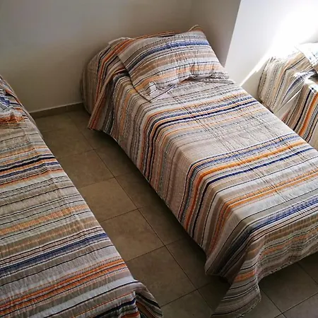 Depto 34 Y 25, Hasta 5 Pasajeros, Amplio Y Luminoso Apartamento La Plata Exterior foto